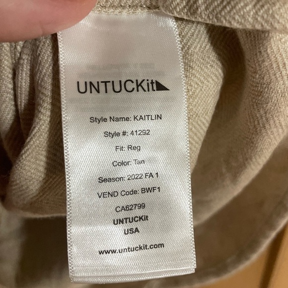 UNTUCK IT- Kaitlin Snap Button Front Shirt
Sz 12 Women's - Picture 7 of 7